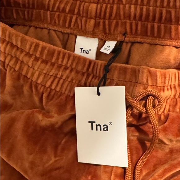 Aritzia Relaxed Velour Sweatpant Medium NWT - Picture 8 of 8